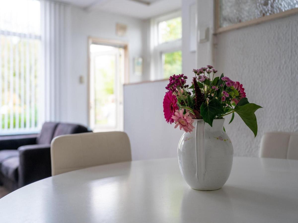 Modern Holiday Home In Heeg With Garden ภายนอก รูปภาพ